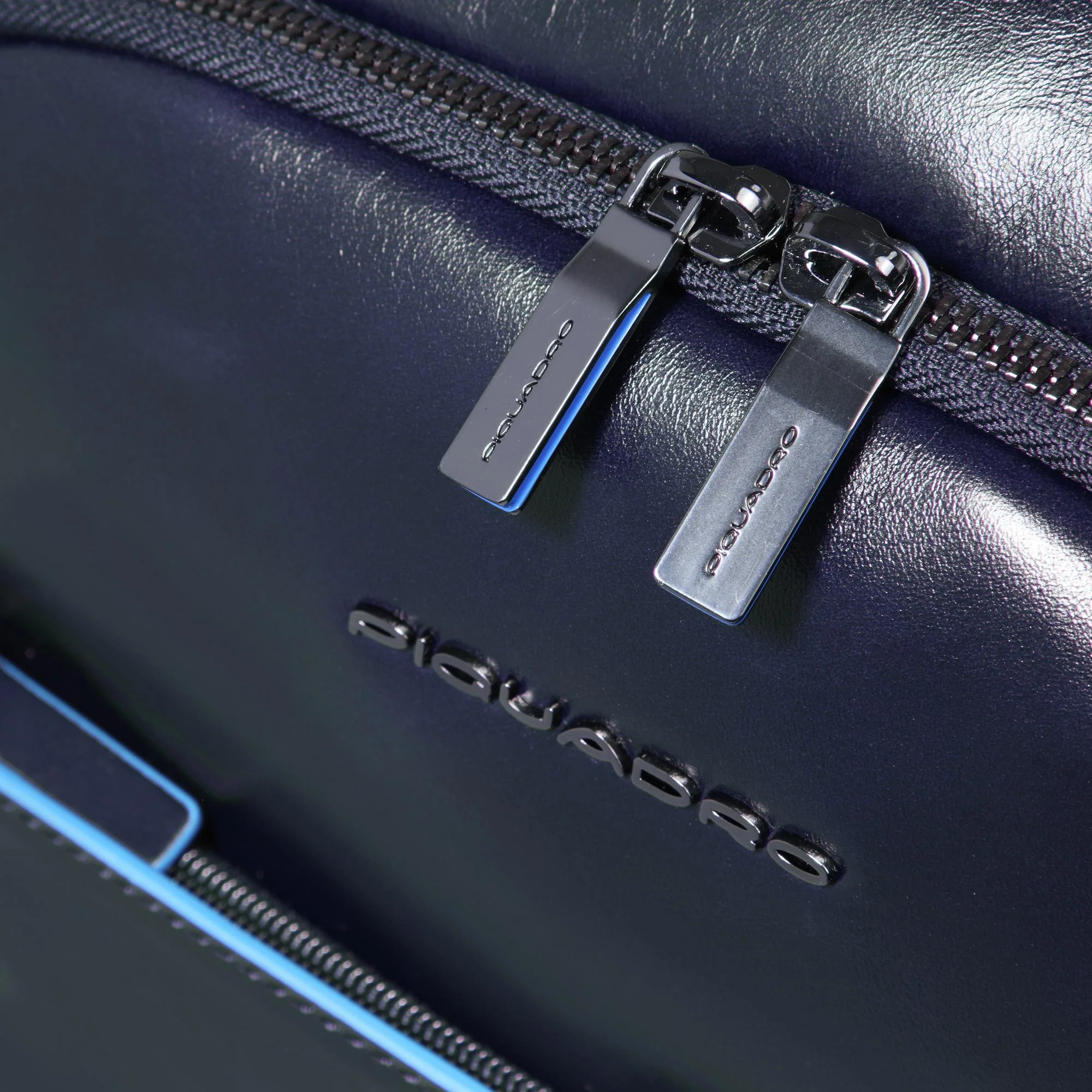 CA4762B2-BLU2_DETT4_10df4fc6-646c-4514-8698-b42421182a82